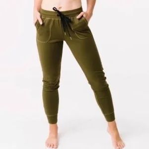 Olive Unwind Joggers Zyia